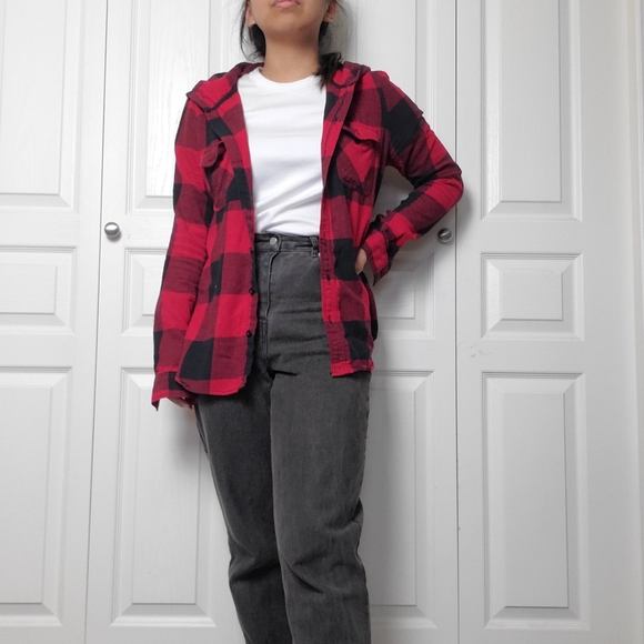 Red and black flannel - Picture 2 of 6